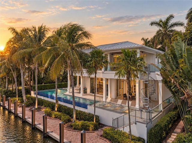 636 14th Ave S, Naples, FL 34102