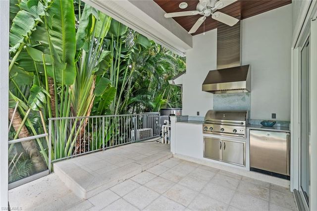 636 14th Ave S, Naples, FL 34102