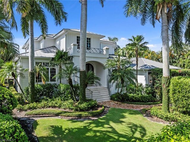 636 14th Ave S, Naples, FL 34102