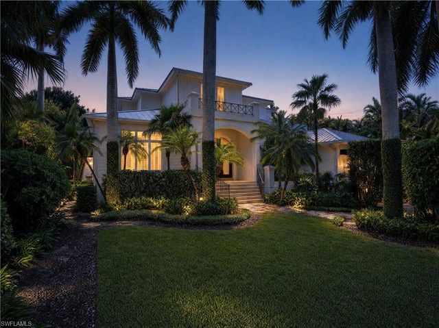 636 14th Ave S, Naples, FL 34102