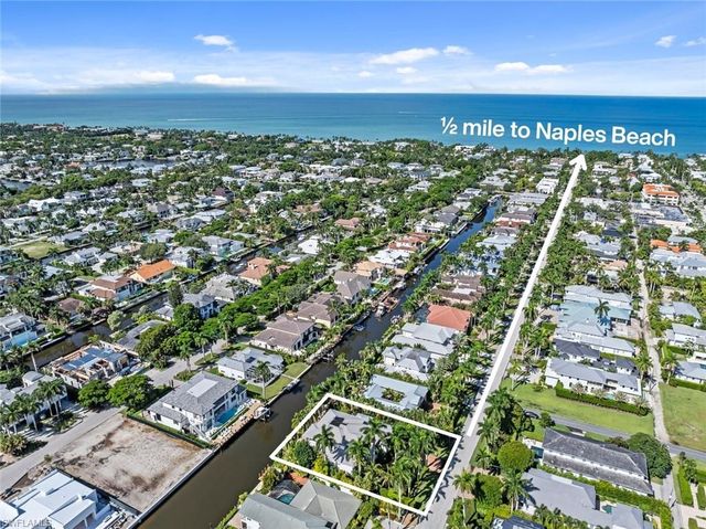 636 14th Ave S, Naples, FL 34102