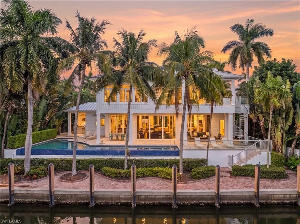 636 14th Ave S, Naples, FL 34102
