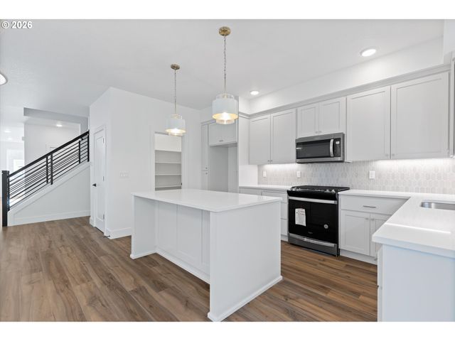 4148 Sw 174th Ave, Beaverton, OR 97078