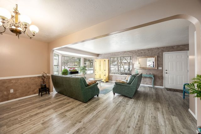 2231 N VALLEY VIEW DR, Layton, UT 84040