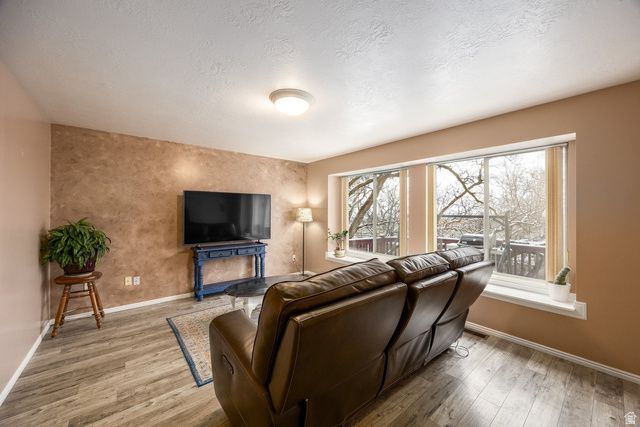 2231 N VALLEY VIEW DR, Layton, UT 84040