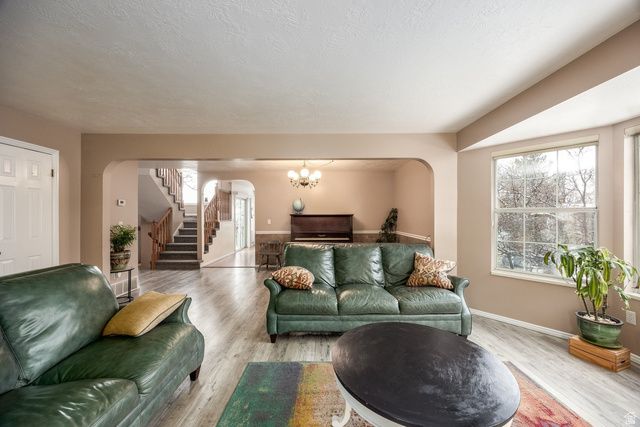 2231 N VALLEY VIEW DR, Layton, UT 84040