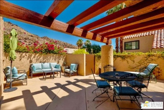 251 N Canyon Circle, Palm Springs, CA 92264