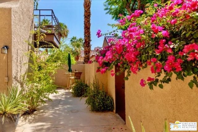 251 N Canyon Circle, Palm Springs, CA 92264