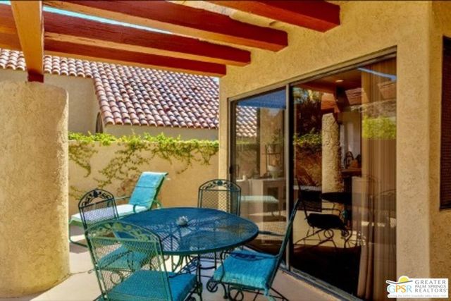 251 N Canyon Circle, Palm Springs, CA 92264