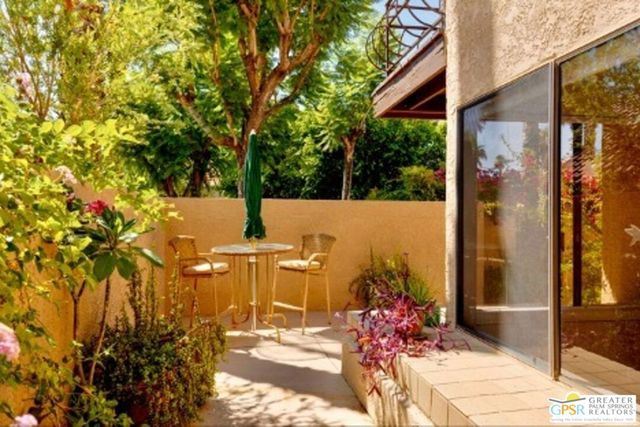 251 N Canyon Circle, Palm Springs, CA 92264
