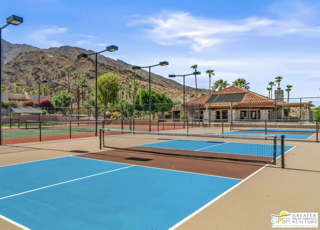 251 N Canyon Circle, Palm Springs, CA 92264