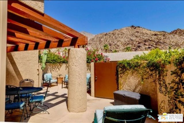 251 N Canyon Circle, Palm Springs, CA 92264