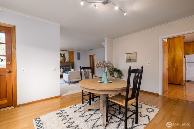 307 Center St, La Conner, WA 98257
