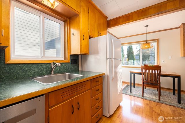 307 Center St, La Conner, WA 98257