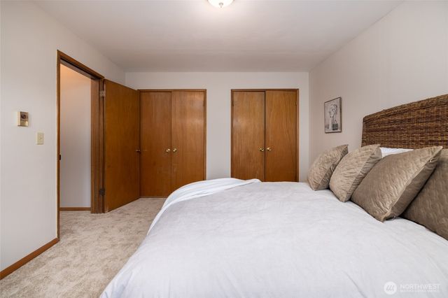 307 Center St, La Conner, WA 98257