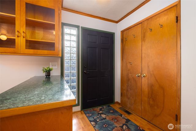 307 Center St, La Conner, WA 98257