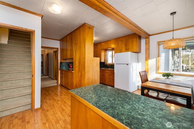 307 Center St, La Conner, WA 98257