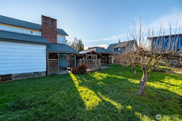 307 Center St, La Conner, WA 98257