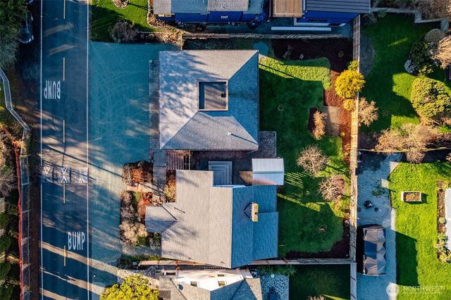 307 Center St, La Conner, WA 98257