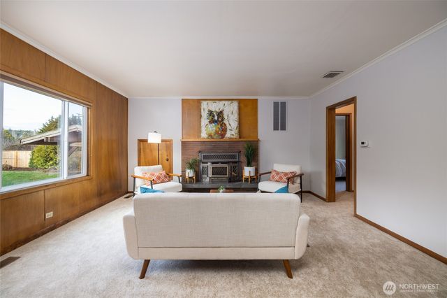 307 Center St, La Conner, WA 98257