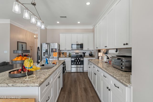 8 Canyon Oak, Hattiesburg, MS 39402