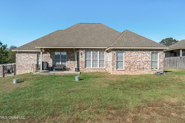 8 Canyon Oak, Hattiesburg, MS 39402