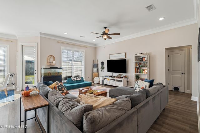 8 Canyon Oak, Hattiesburg, MS 39402