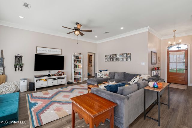 8 Canyon Oak, Hattiesburg, MS 39402