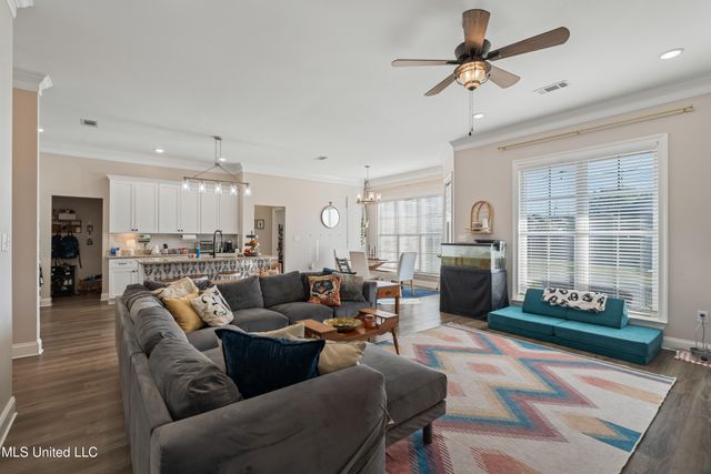 8 Canyon Oak, Hattiesburg, MS 39402