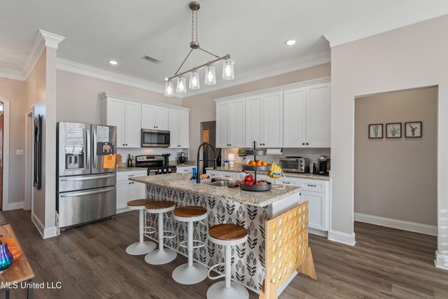 8 Canyon Oak, Hattiesburg, MS 39402