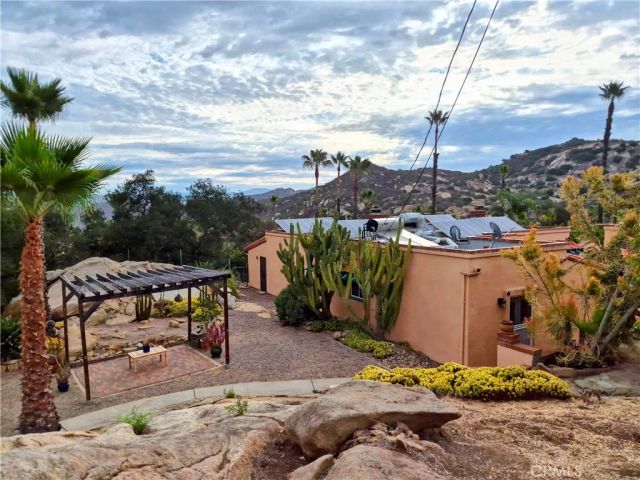16211 Highland Valley Road, Ramona, CA 92065