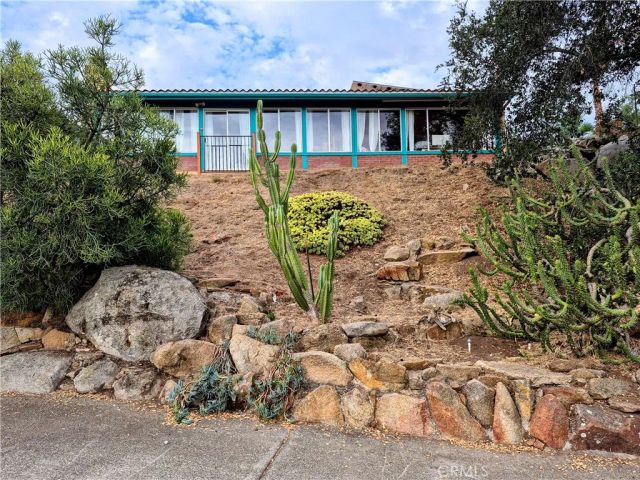 16211 Highland Valley Road, Ramona, CA 92065