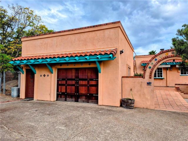 16211 Highland Valley Road, Ramona, CA 92065