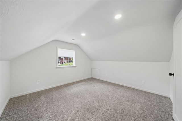 535 Glen Shannon Dr, Castle Shannon, PA 15234