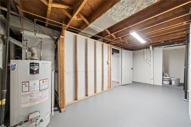 535 Glen Shannon Dr, Castle Shannon, PA 15234
