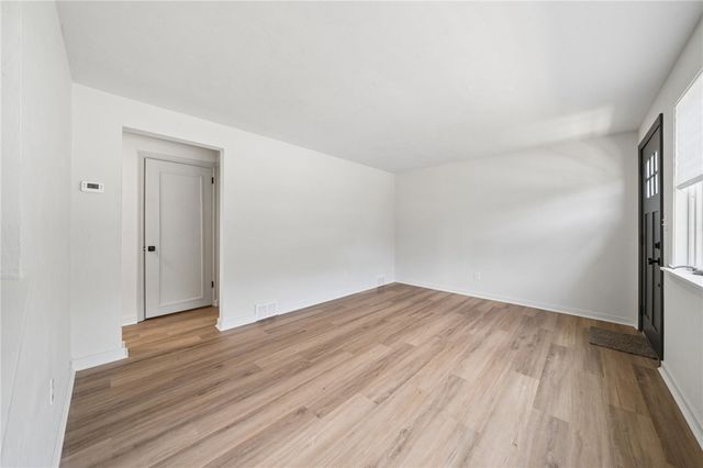 535 Glen Shannon Dr, Castle Shannon, PA 15234