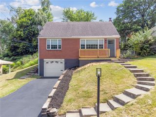 535 Glen Shannon Dr, Castle Shannon, PA 15234