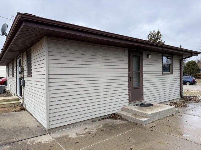 9317 Carol Ann DRIVE, Sturtevant, WI 53177