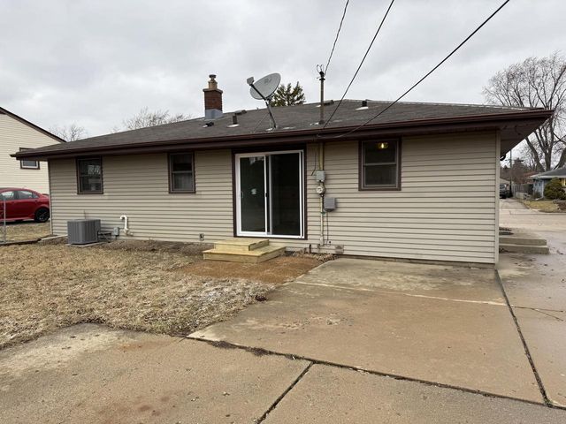 9317 Carol Ann DRIVE, Sturtevant, WI 53177