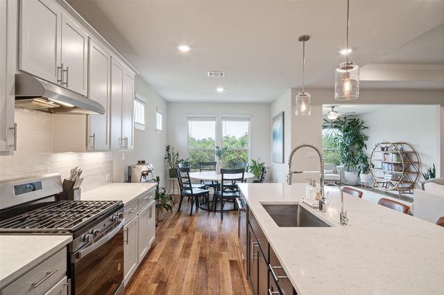 293 Barnhill LOOP, Dripping Springs, TX 78620