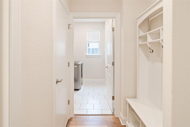 293 Barnhill LOOP, Dripping Springs, TX 78620