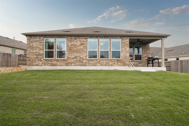 293 Barnhill LOOP, Dripping Springs, TX 78620