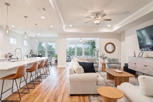 293 Barnhill LOOP, Dripping Springs, TX 78620