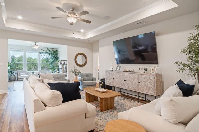 293 Barnhill LOOP, Dripping Springs, TX 78620