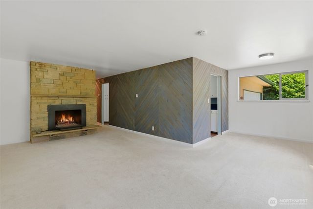 712 NE 198th Street, Shoreline, WA 98155