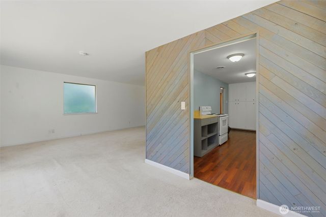 712 NE 198th Street, Shoreline, WA 98155