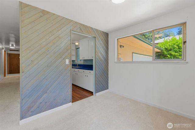 712 NE 198th Street, Shoreline, WA 98155