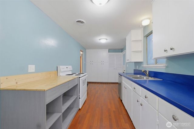 712 NE 198th Street, Shoreline, WA 98155