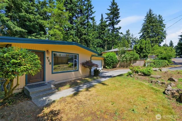 712 NE 198th Street, Shoreline, WA 98155