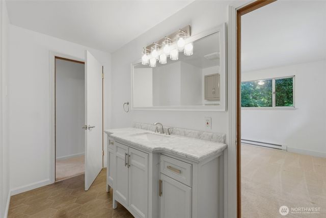 712 NE 198th Street, Shoreline, WA 98155